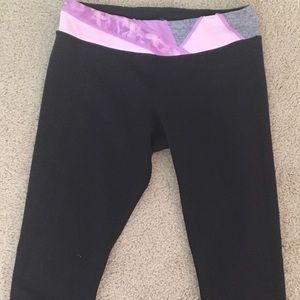 Ivivva Bottoms - Ivivva, capri leggings. Ivivva Bottoms - Ivivva, capri leggings.
